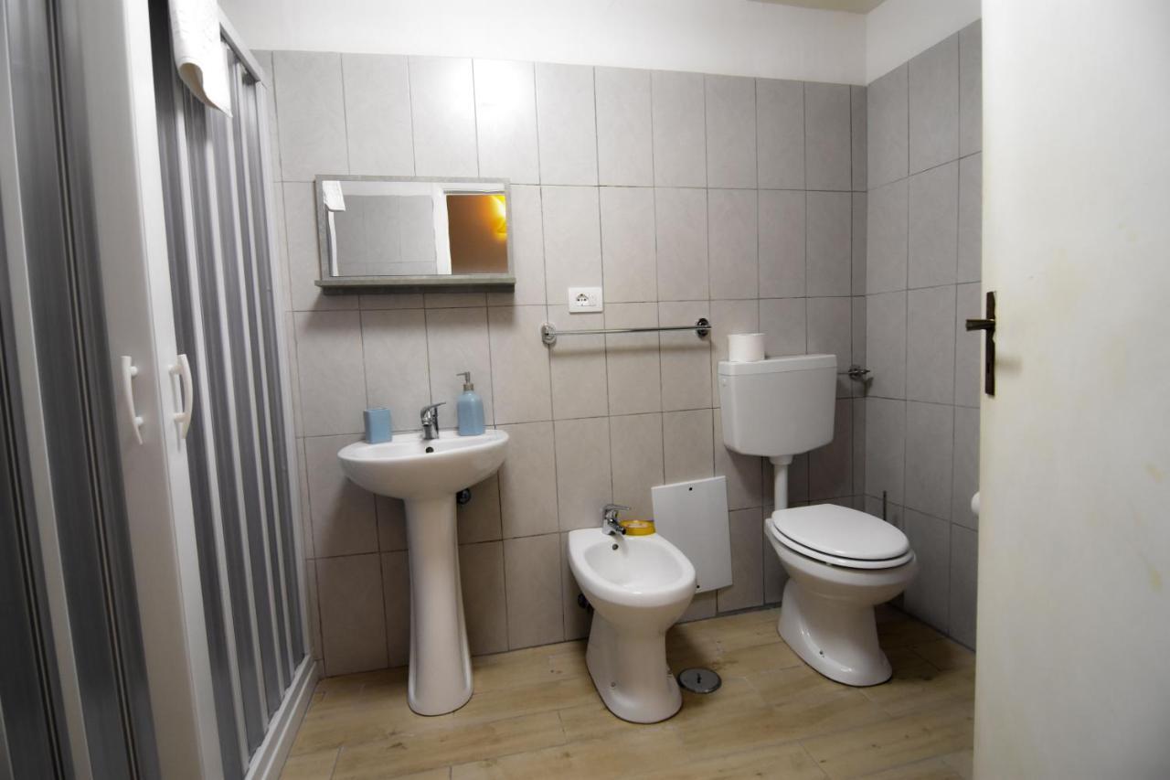 Iside Apartment Napoli Esterno foto